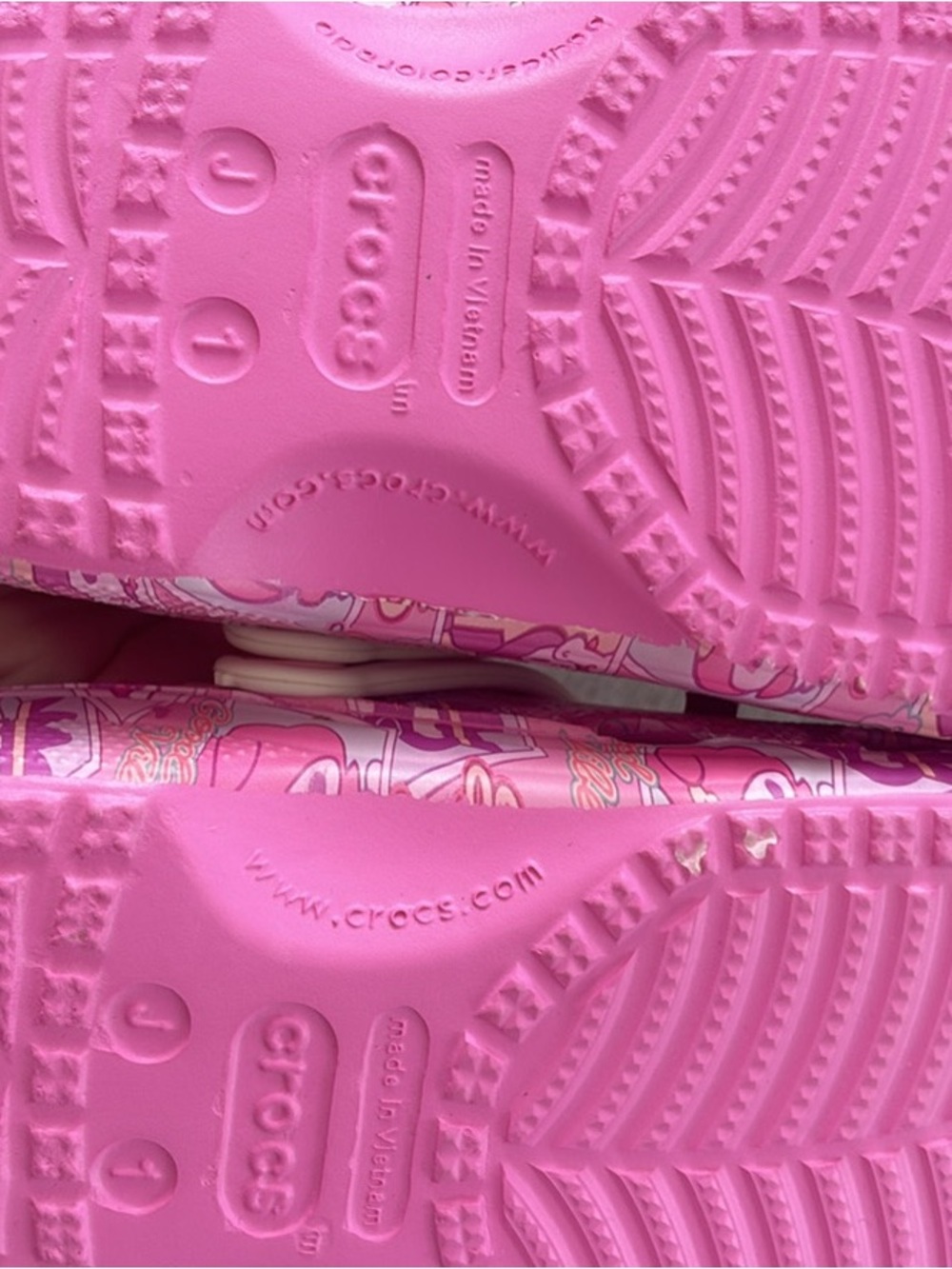 Girls Hello Kitty Pink Character croc Clog Sandals size 1 - Picture 4 of 5